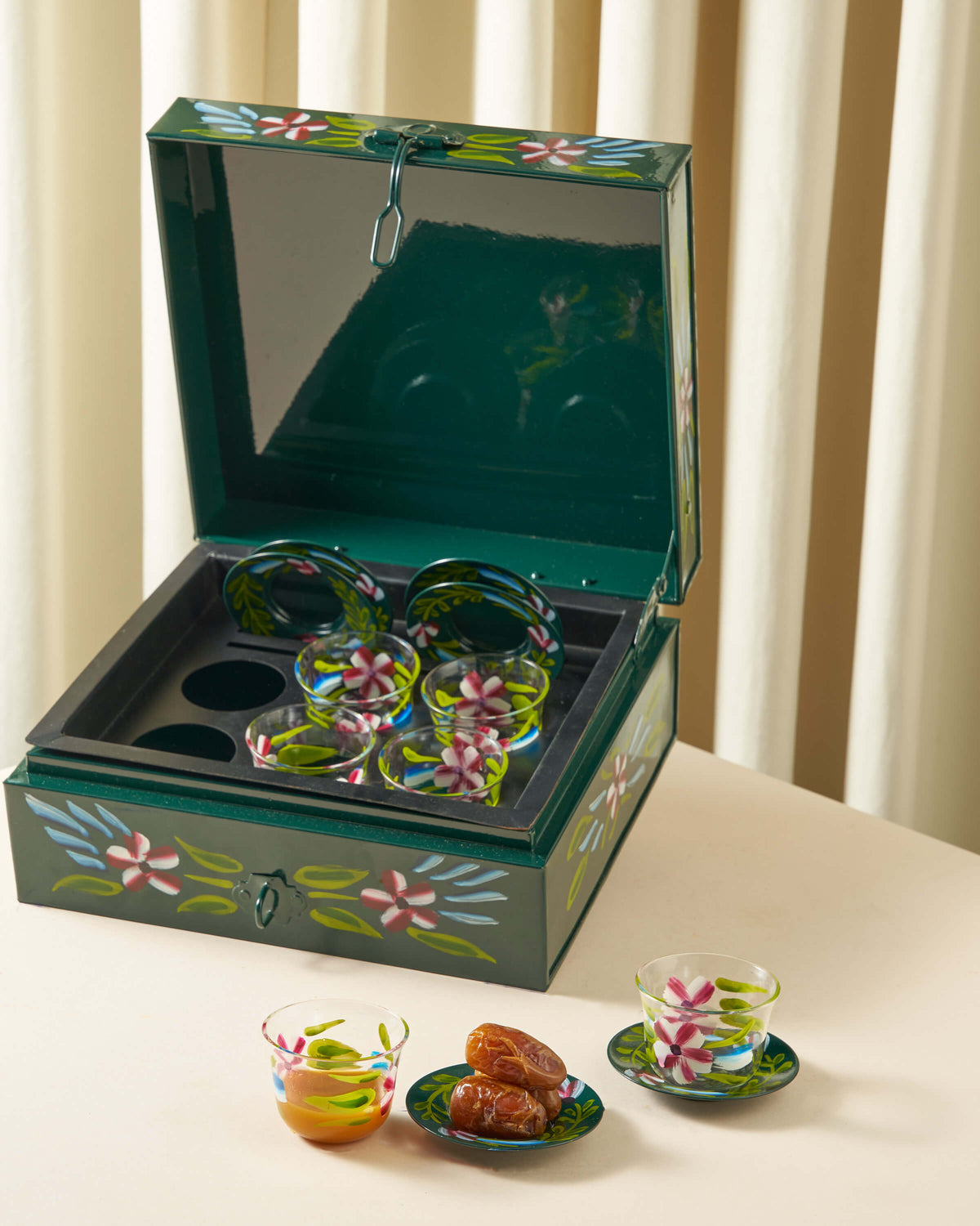 Sheikha Hand-Painted Metal Finjan Box Set with Warmer