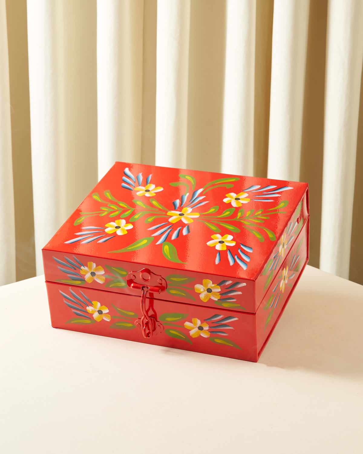 Sheikha Hand-Painted Metal Finjan Box Set with Warmer