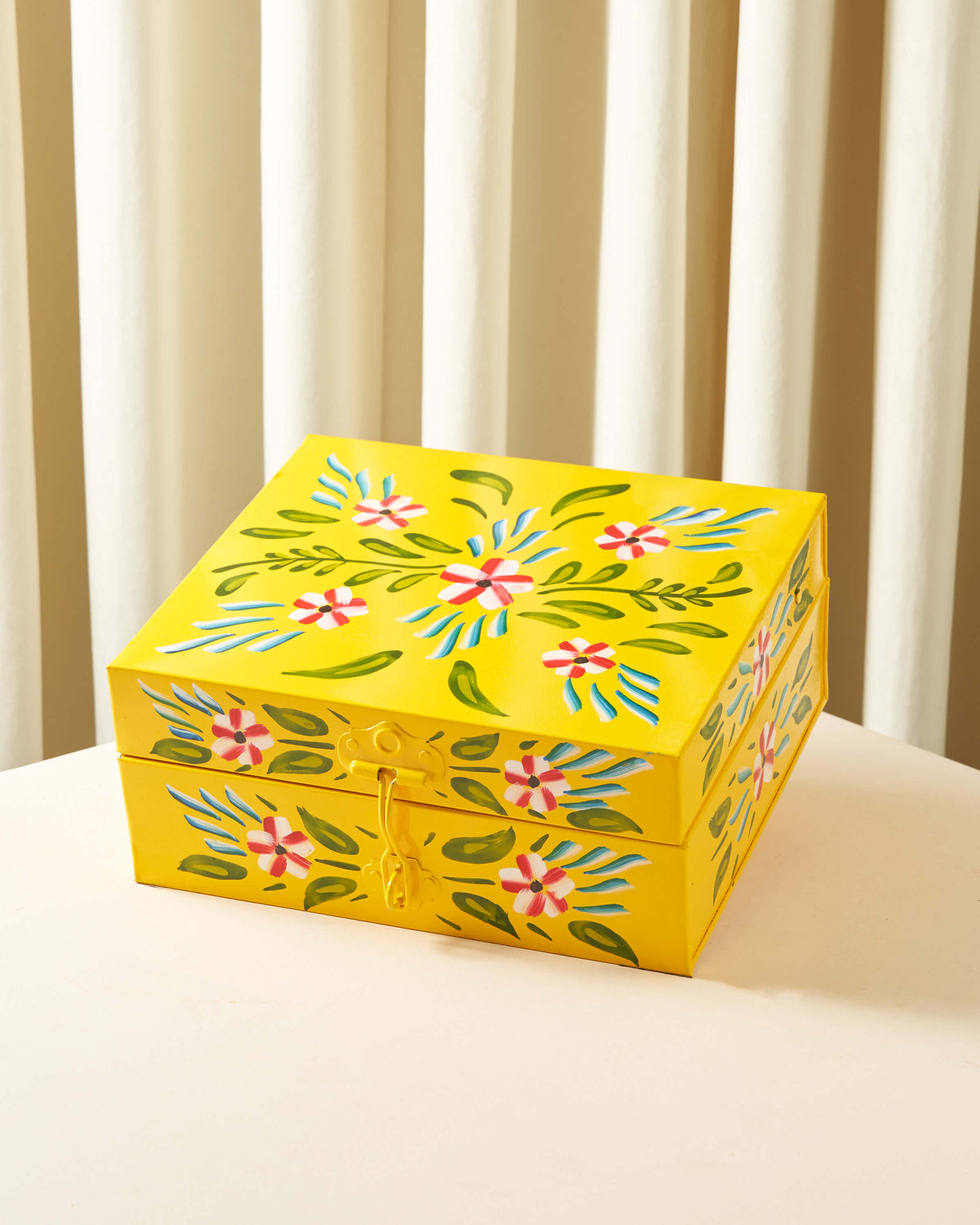 Sheikha Hand-Painted Metal Finjan Box Set with Warmer