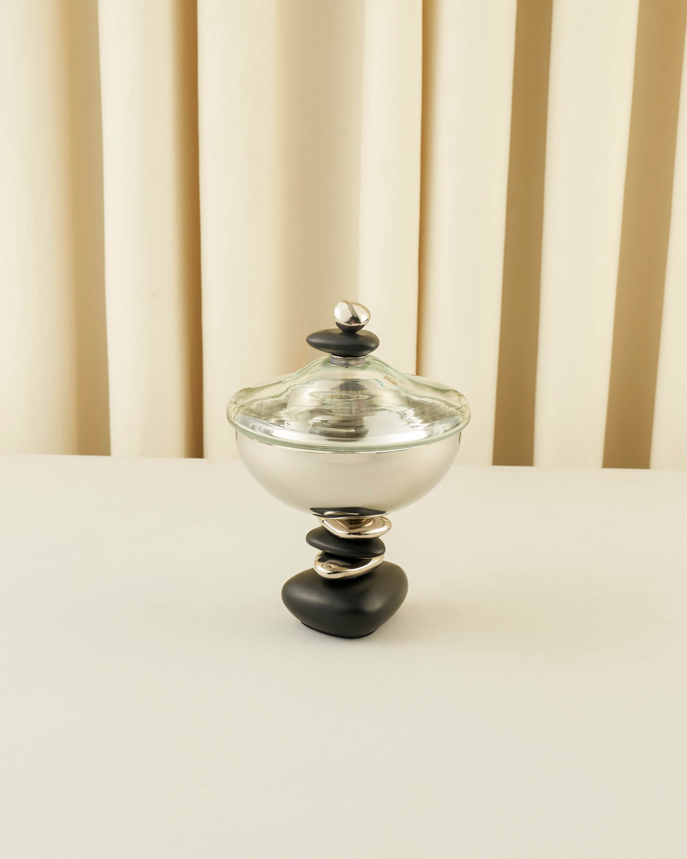 "Rawasi" Footed Bowl with Glass Dome – 3 Sizes