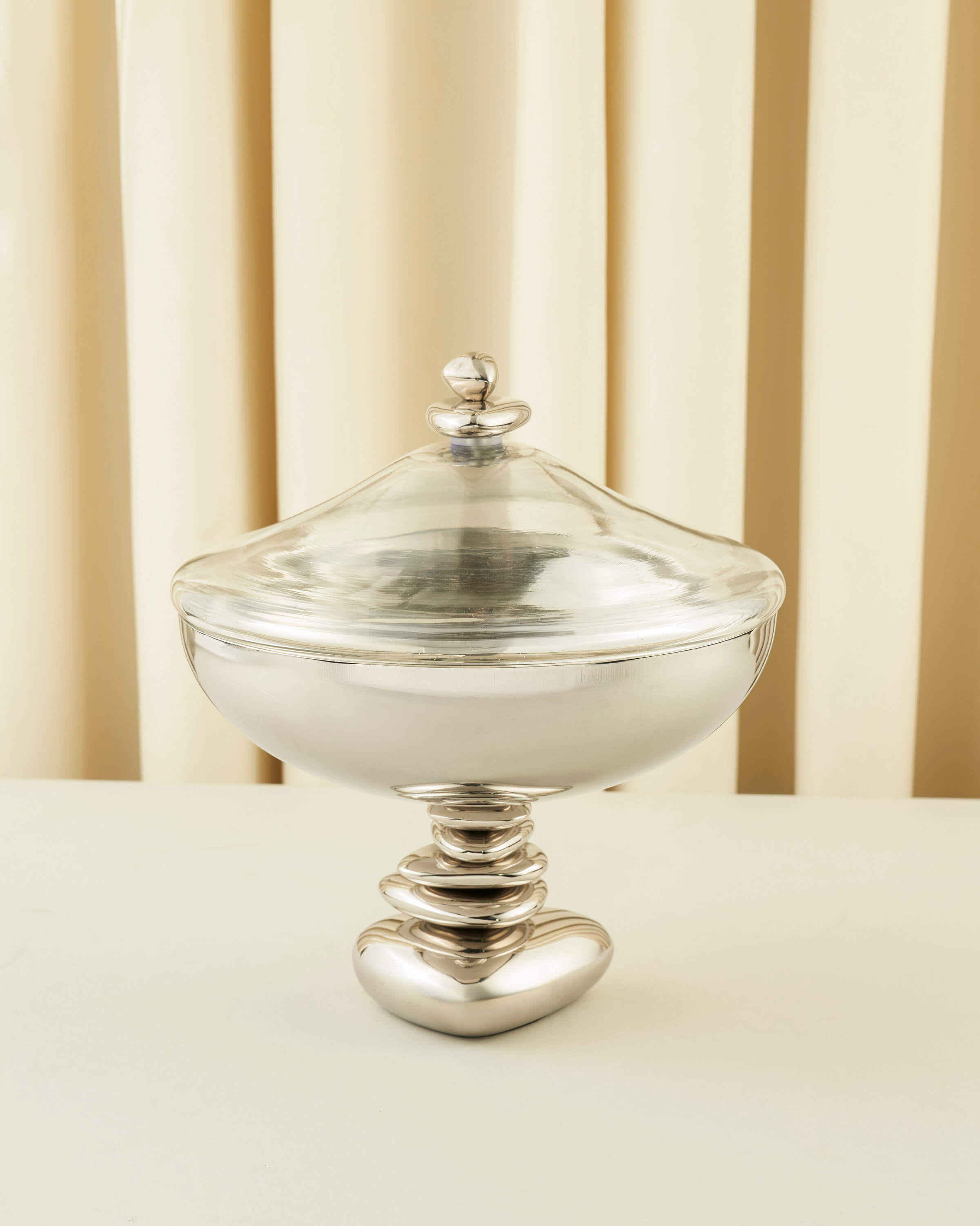 "Rawasi" Footed Bowl with Glass Dome – 3 Sizes