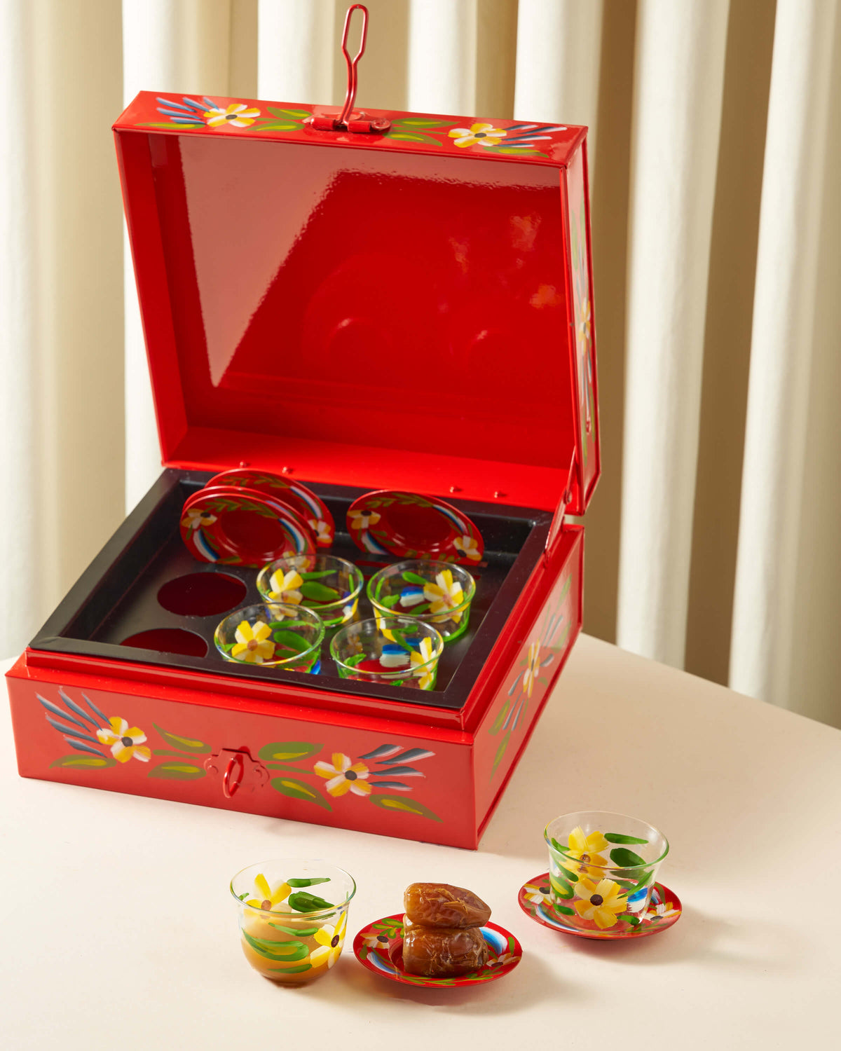 Sheikha Hand-Painted Metal Finjan Box Set with Warmer