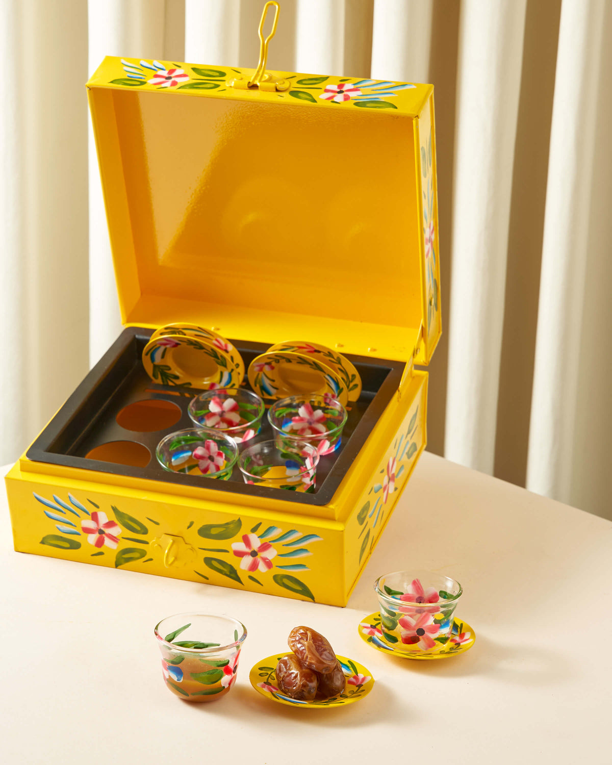Sheikha Hand-Painted Metal Finjan Box Set with Warmer