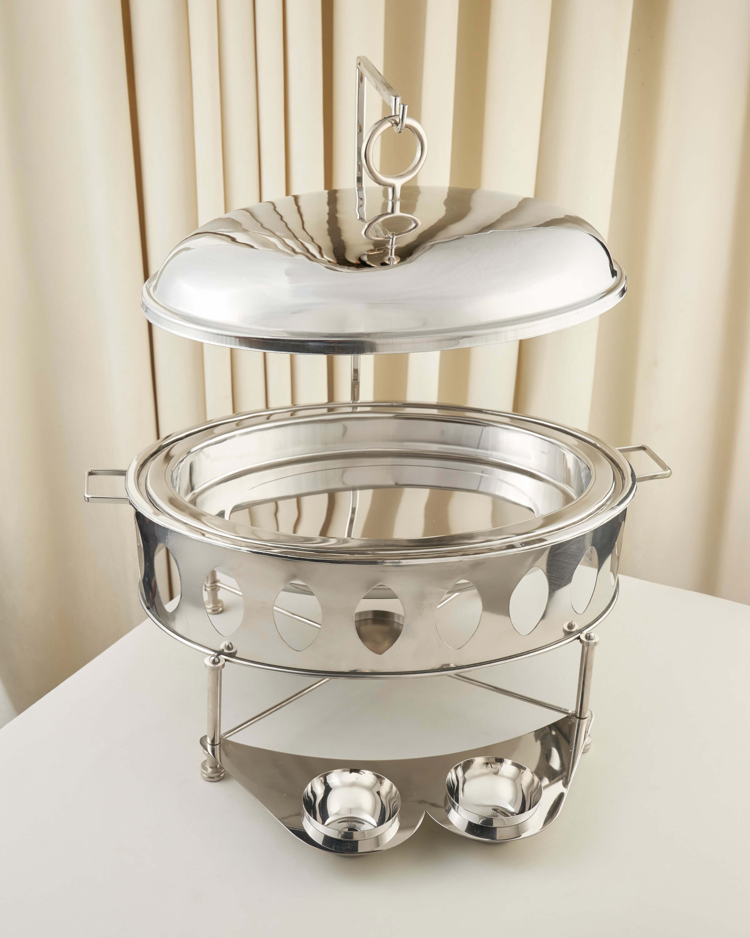 Budour Oval Chafing Dish with Lid Holder — 3 Sizes