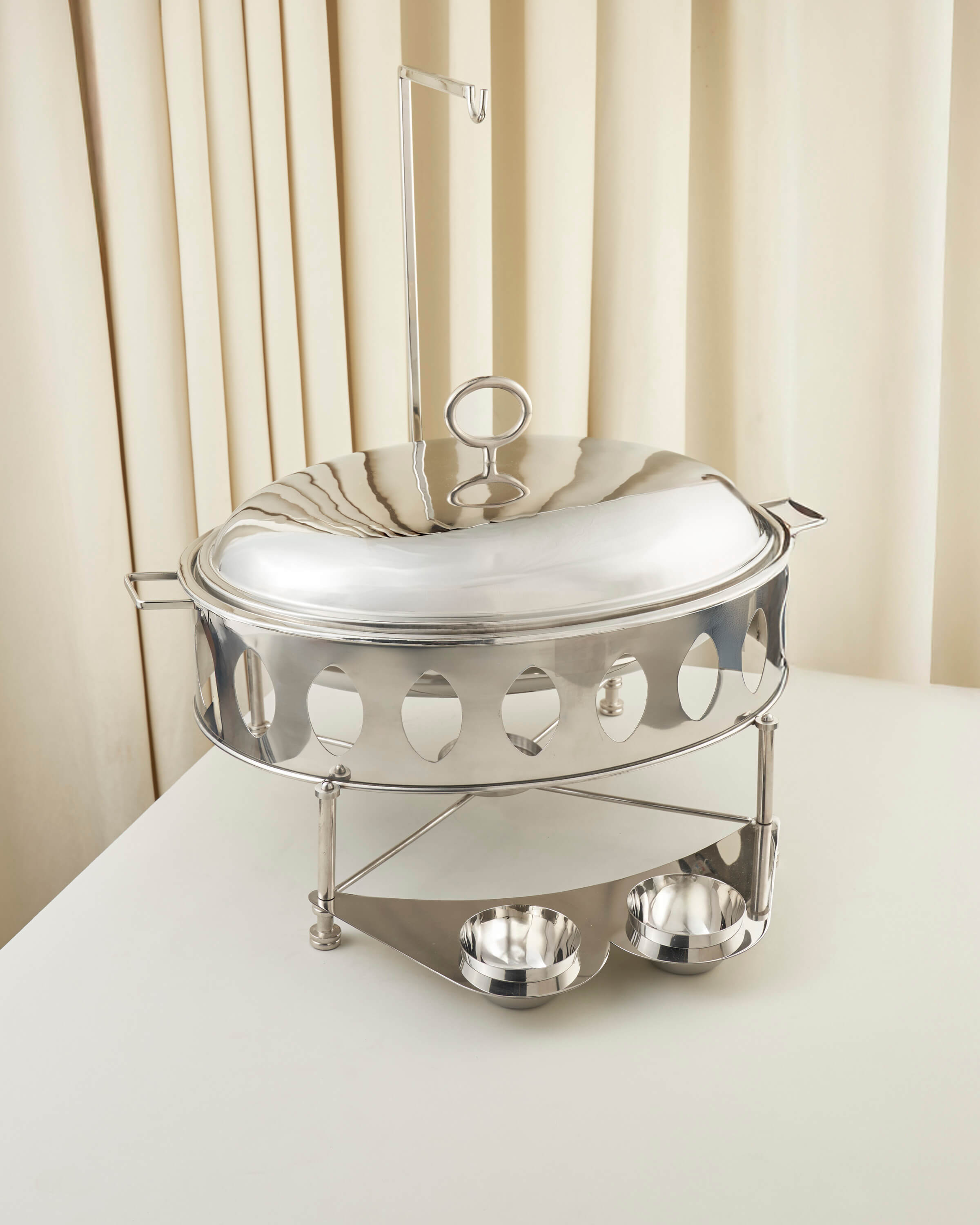 Budour Oval Chafing Dish with Lid Holder — 3 Sizes