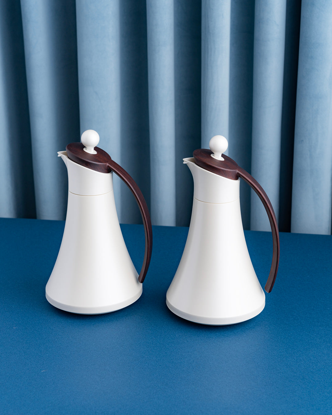 طقم مطارة قهوة وشاي بيلا لون صدفي بمقبض لون خشبي
