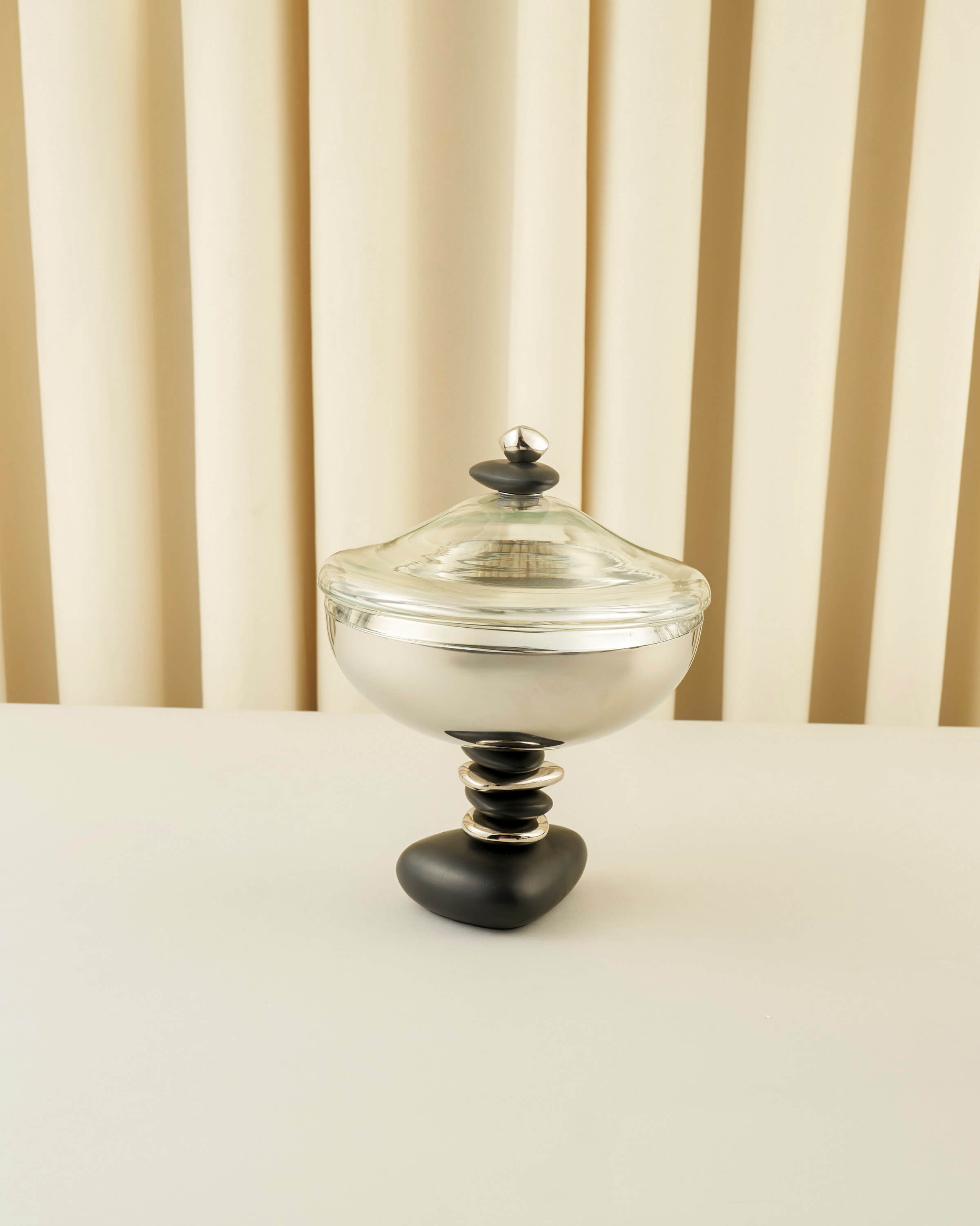 "Rawasi" Footed Bowl with Glass Dome – 3 Sizes