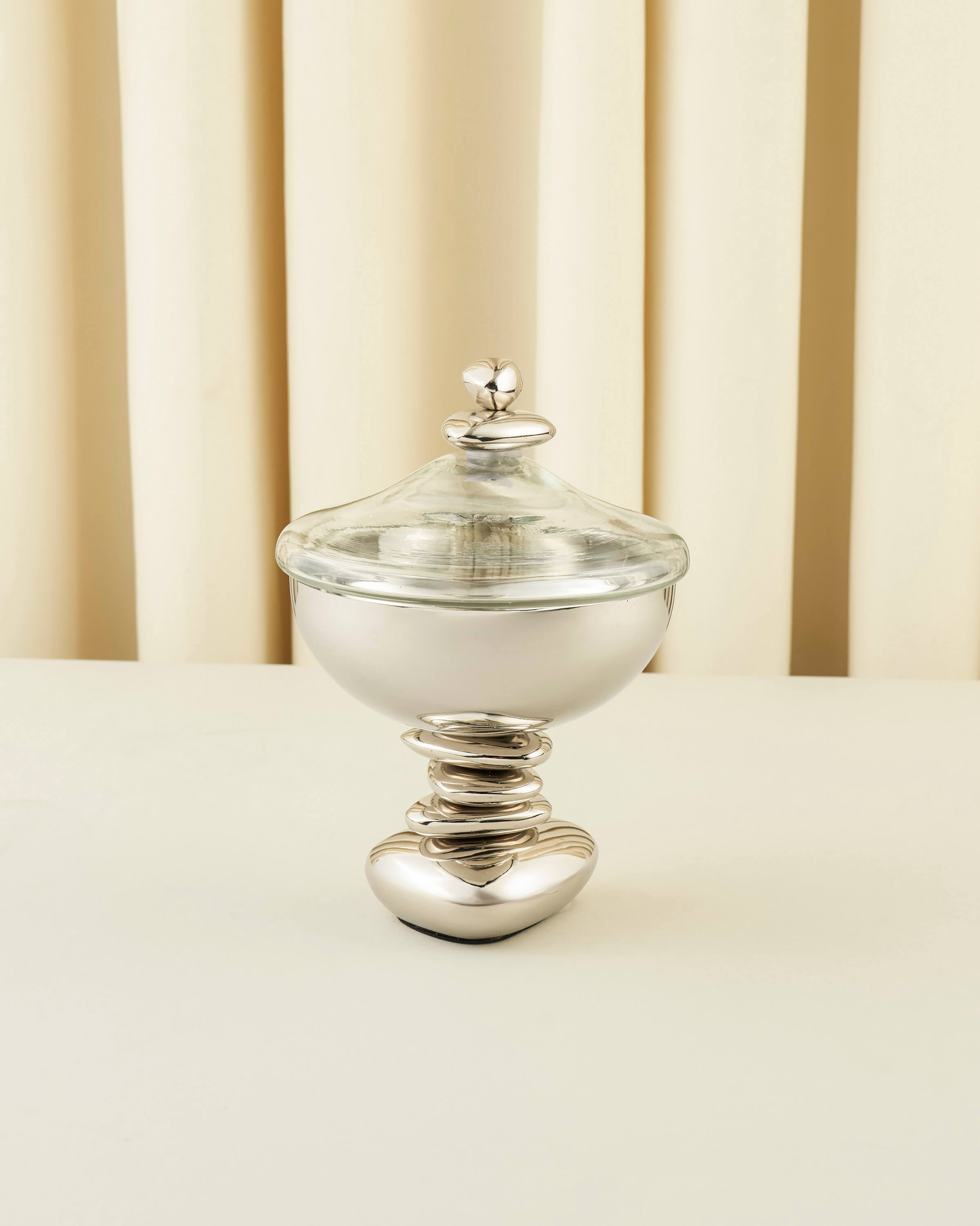"Rawasi" Footed Bowl with Glass Dome – 3 Sizes