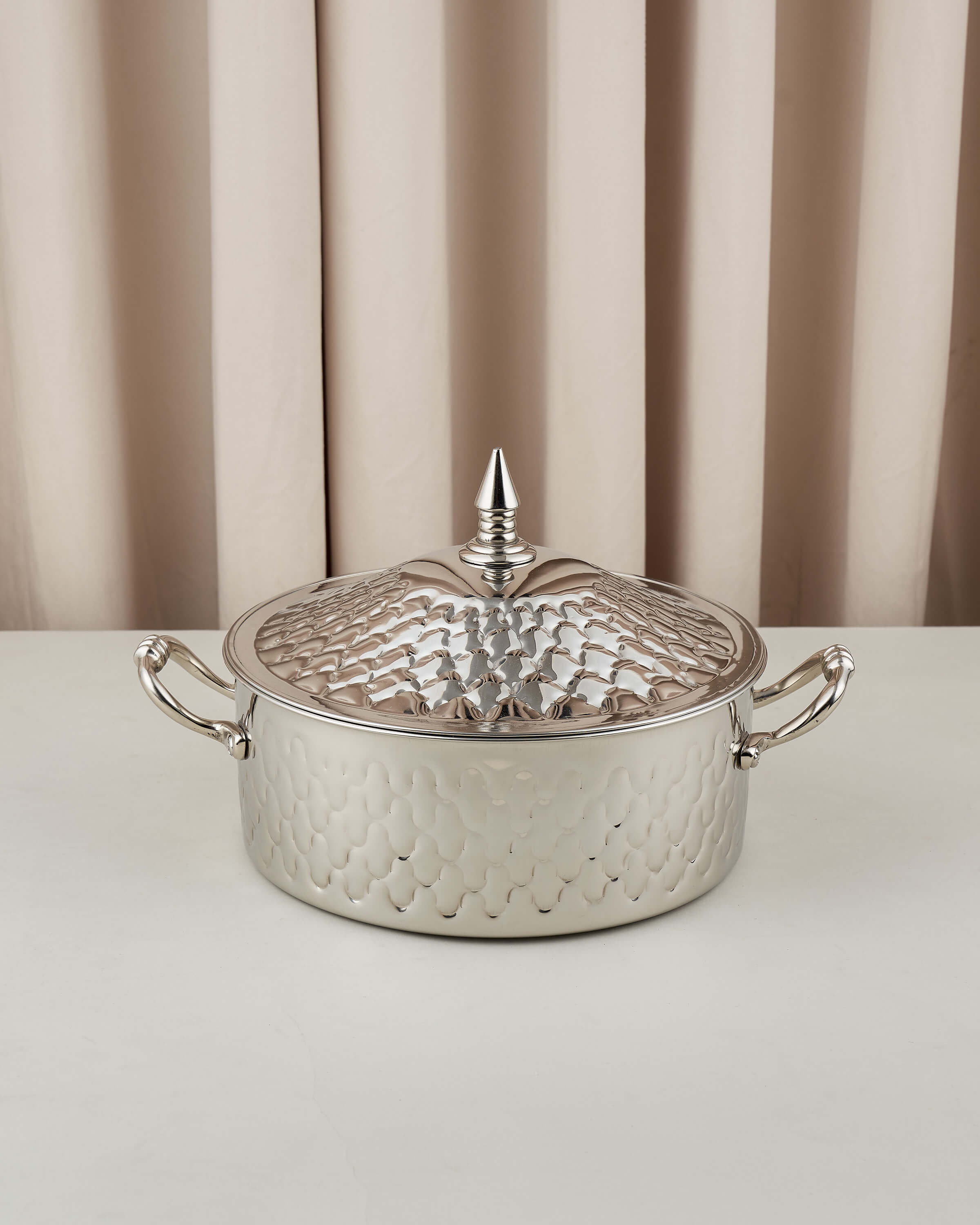 حافظة طعام بنقش طرق يدوي هندي
